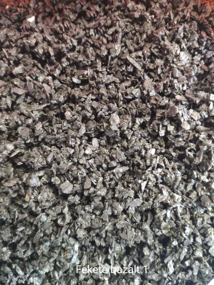 Liofil fekete bazalt 1-es 3 l akvárium talaj